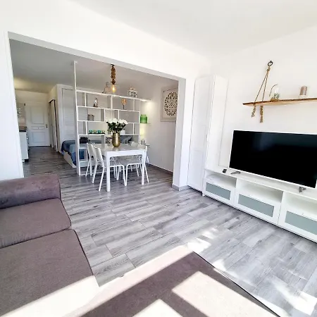 Maria 26 Playa Roca Costa Teguise