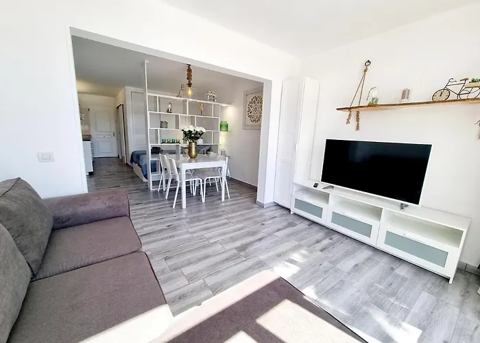 Maria 26 Playa Roca Costa Teguise